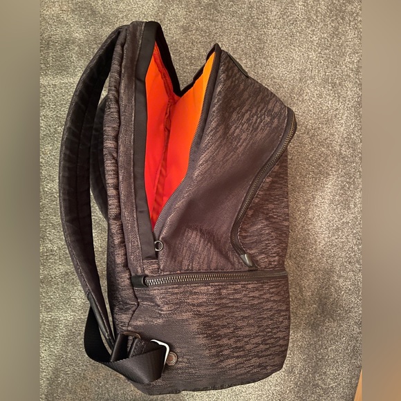 LULULEMON CITY ADVENTURER 21L BACKPACK - Picture 6 of 7